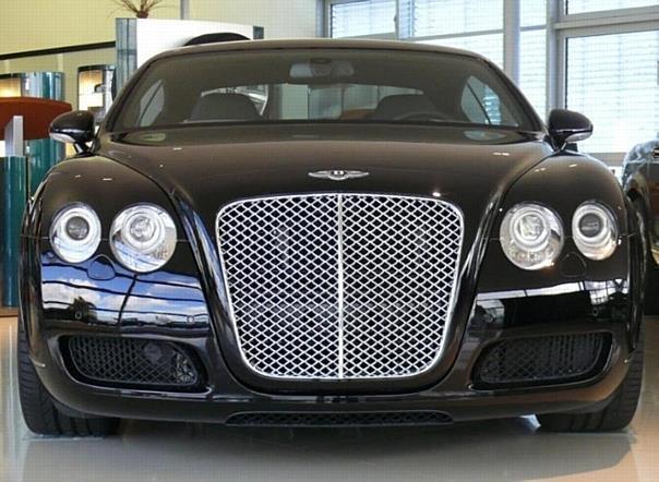 Leonhardt präsentiert anlässlich des Genfer Automobilsalons den Bentley Bodykit GTL.